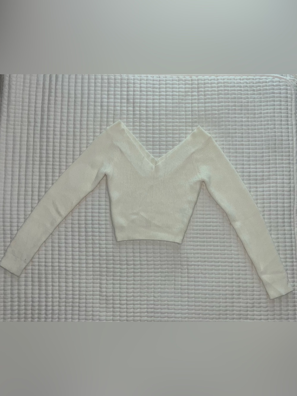 Altar'd State Off-White V-Neck Ribbed Sweater